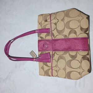 Coach Hand Bag (ONE STRAP DAMAGED)